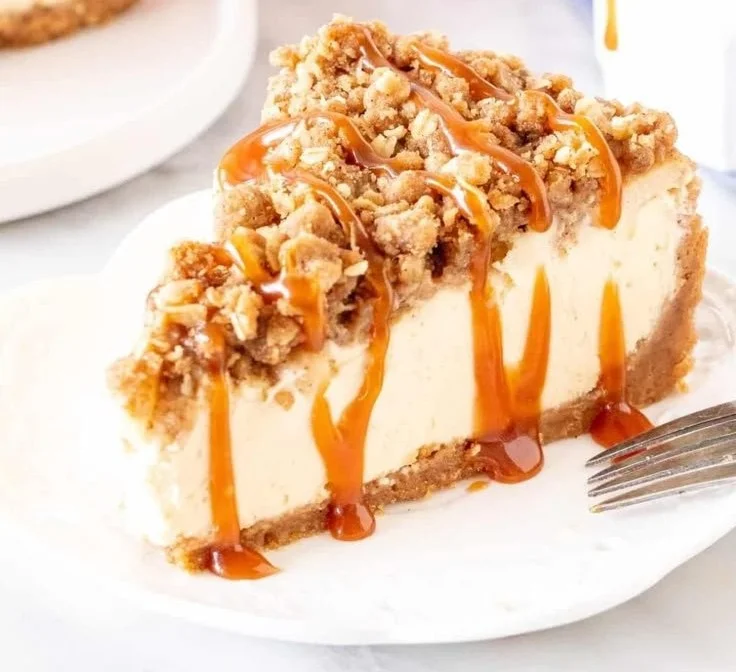 Apple Crisp Cheesecake